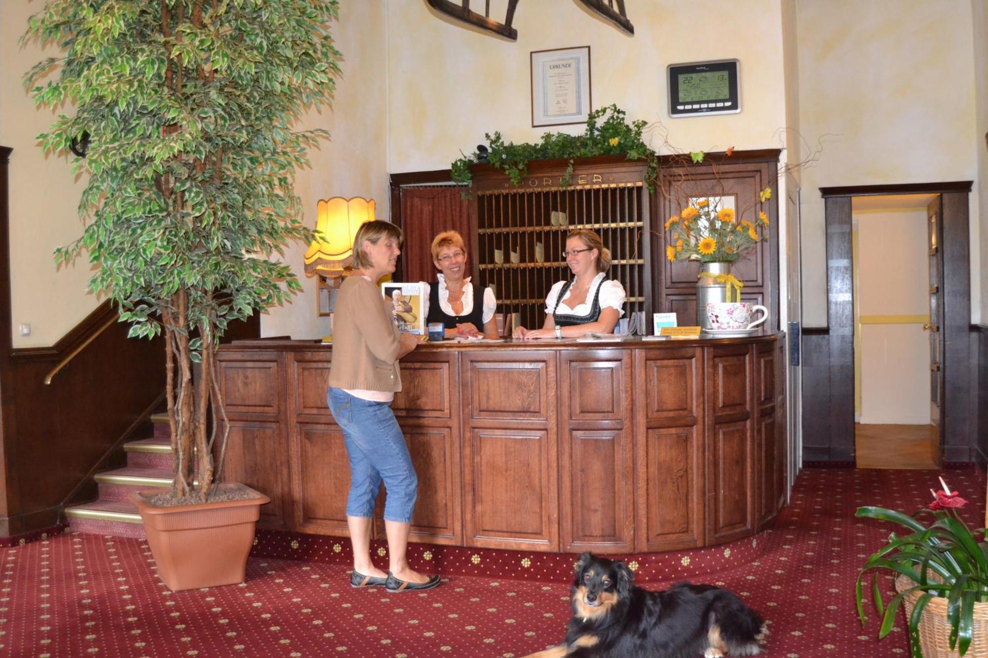 Hotel Vier Jahreszeiten Garmisch-Partenkirchen Ngoại thất bức ảnh