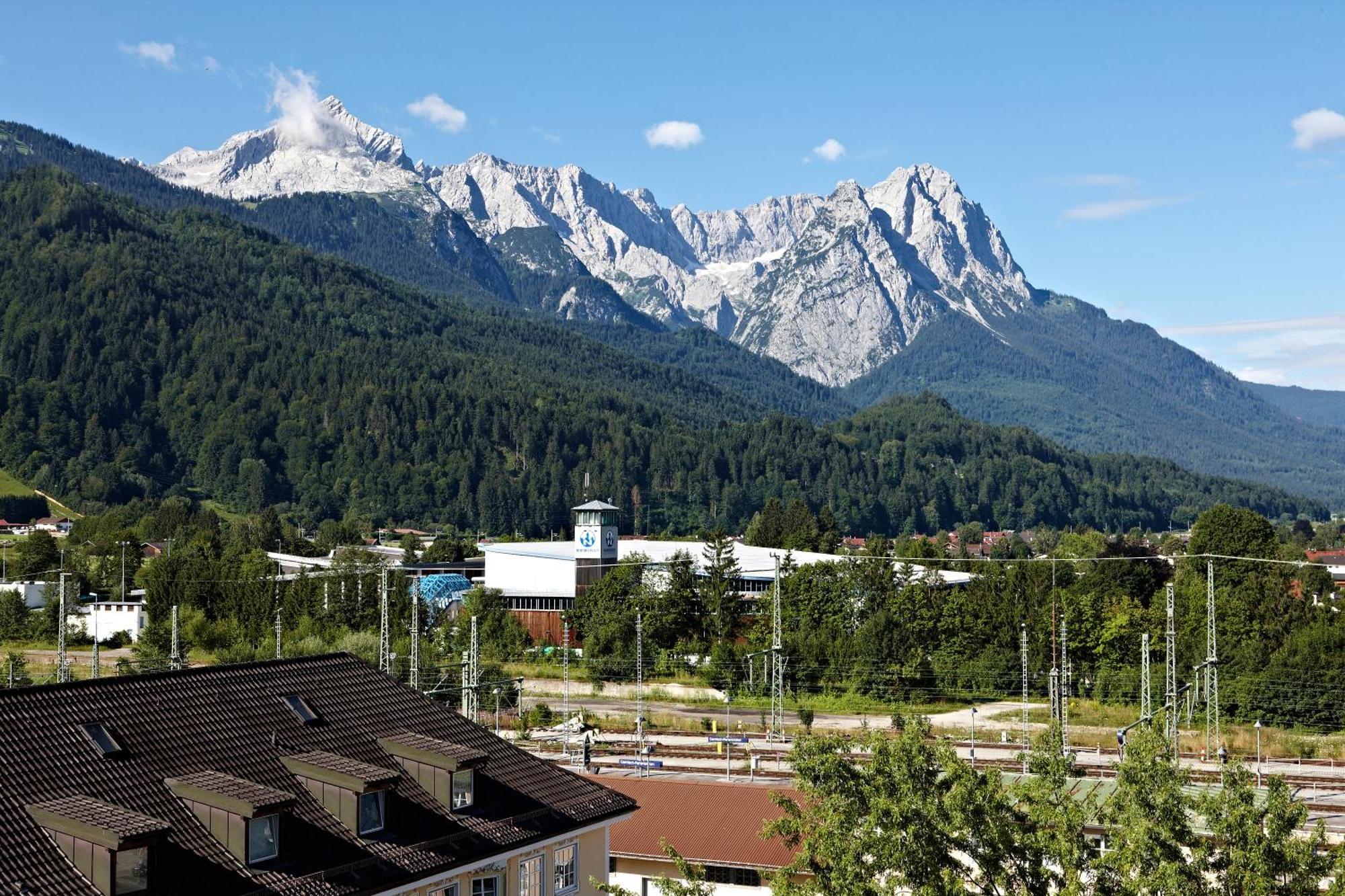 Hotel Vier Jahreszeiten Garmisch-Partenkirchen Ngoại thất bức ảnh
