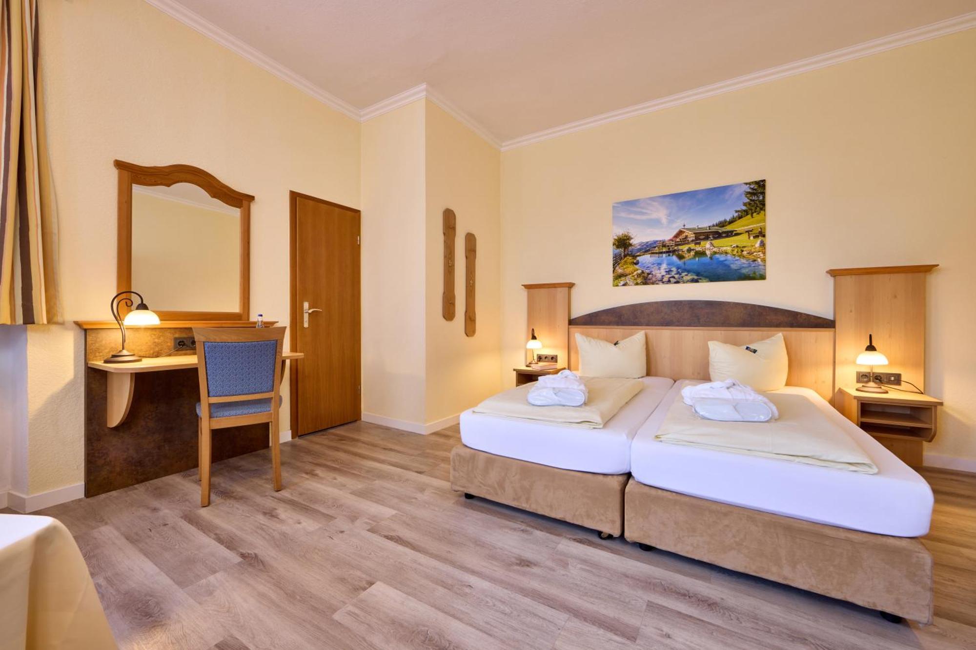 Hotel Vier Jahreszeiten Garmisch-Partenkirchen Ngoại thất bức ảnh