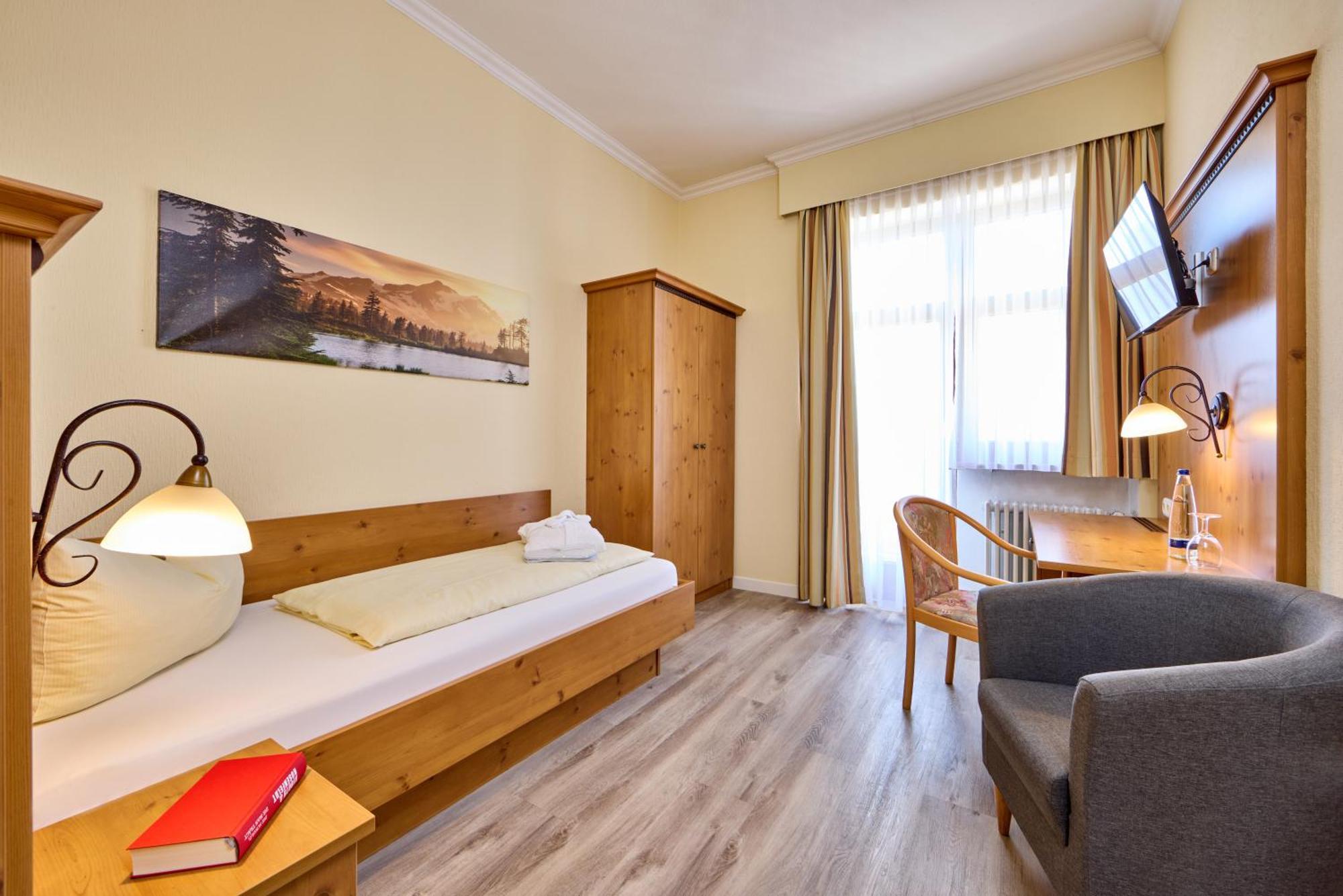 Hotel Vier Jahreszeiten Garmisch-Partenkirchen Ngoại thất bức ảnh