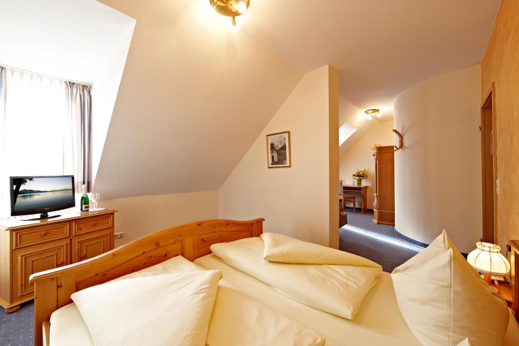 Hotel Vier Jahreszeiten Garmisch-Partenkirchen Ngoại thất bức ảnh