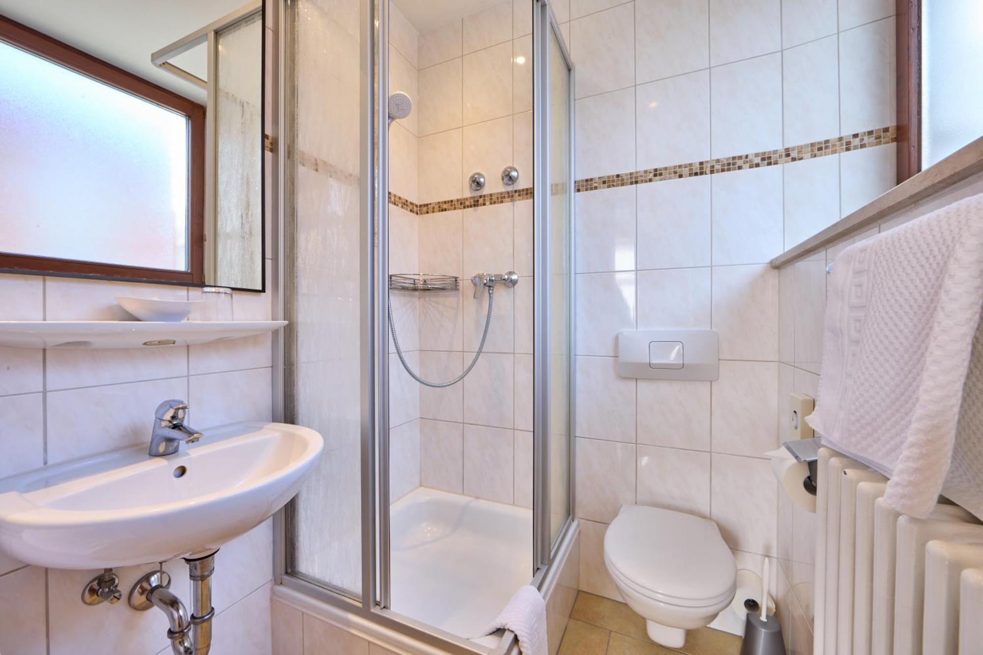 Hotel Vier Jahreszeiten Garmisch-Partenkirchen Ngoại thất bức ảnh